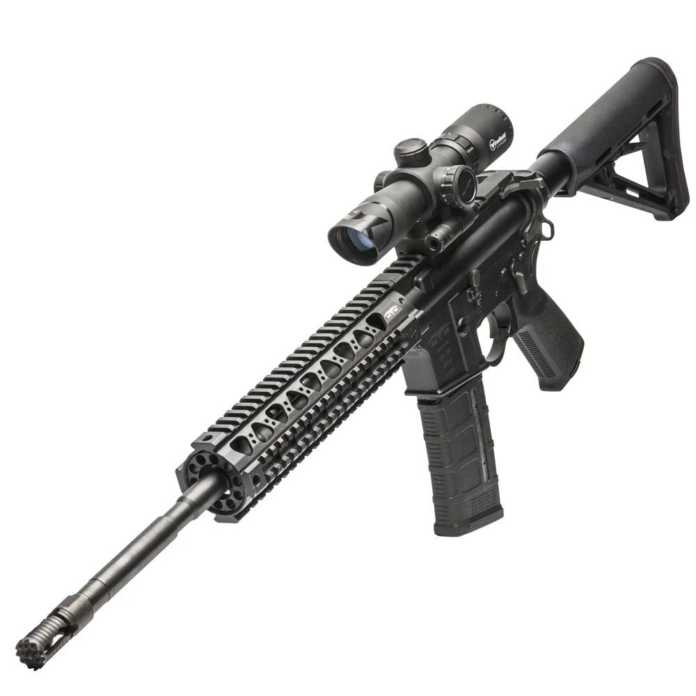 Firefield ottica Barrage 1.5-5x32 con laser rosso montata su un fucile softair