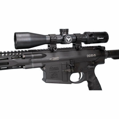 Firefield ottica RAPIDSTRIKE 4-16x44 montata su un fucile softair