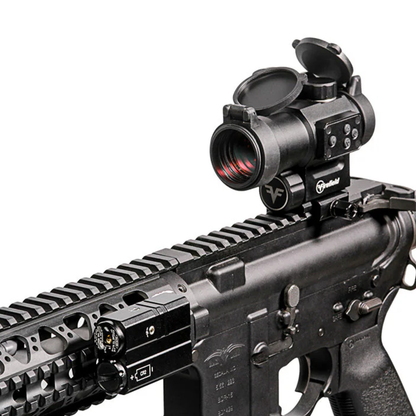 Mirino laser Firefield Charge AR montato su un fucile softair